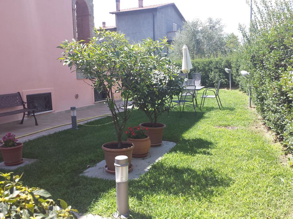 Garden B&B อาเรซโซ ภายนอก รูปภาพ